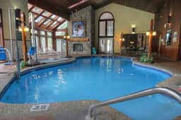 The Nordic Chalet | New Reno! | Hot Tubs | Skiing